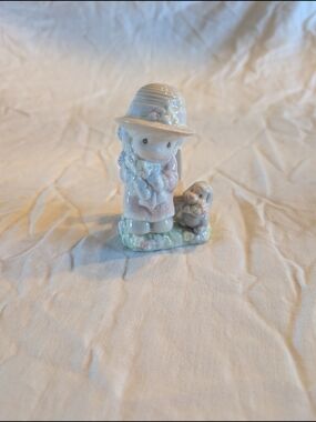 2/30$ Cute Pastel Girl Salt And Pepper Shaker Figurine with Bunny